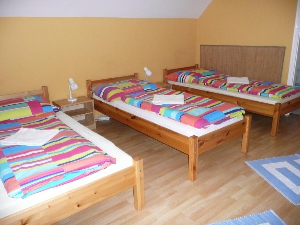 Zsuzsi Vendeghaz Hotel Zalaegerszeg Bilik gambar