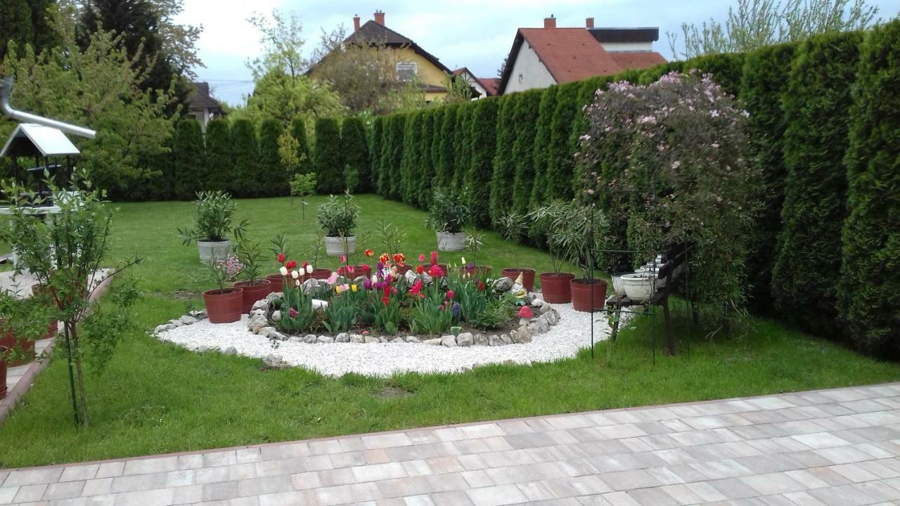 Zsuzsi Vendeghaz Hotel Zalaegerszeg Luaran gambar
